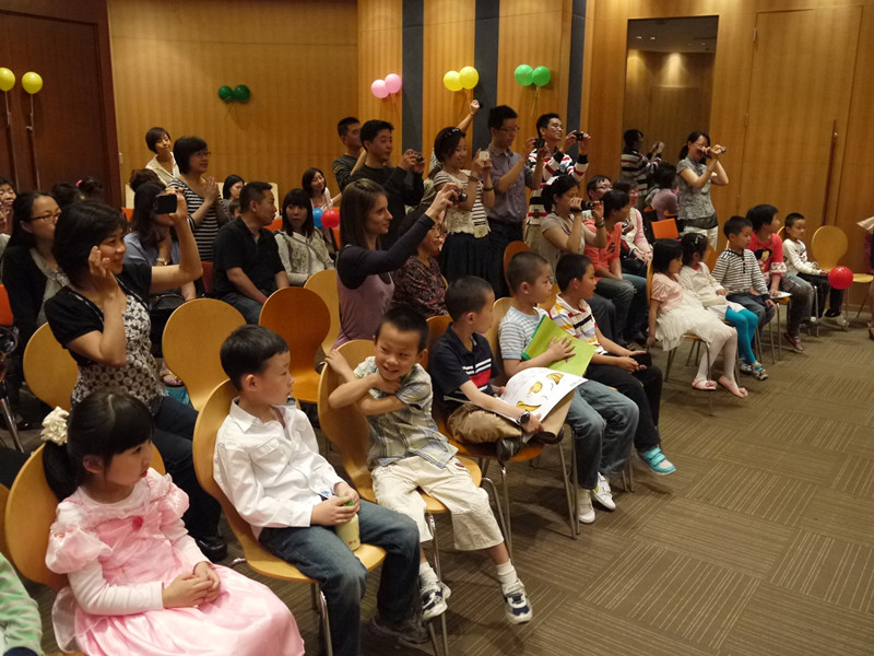 凯发k8音乐中心上海静安总店“欢度六一凯发k8的节日”音乐会成功举办 