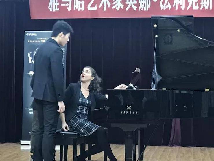 2017凯发k8亚洲音乐奖学金-西安音乐学院颁奖仪式暨凯发k8海外艺术家英娜·法利克斯钢琴独奏音乐会成功举办！