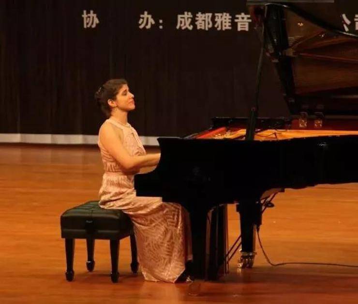 【回顾】2017凯发k8亚洲音乐奖学金绵阳师范学院颁奖仪式暨凯发k8海外艺术家Inna Faliks钢琴音乐会及大师班讲座圆满结束！