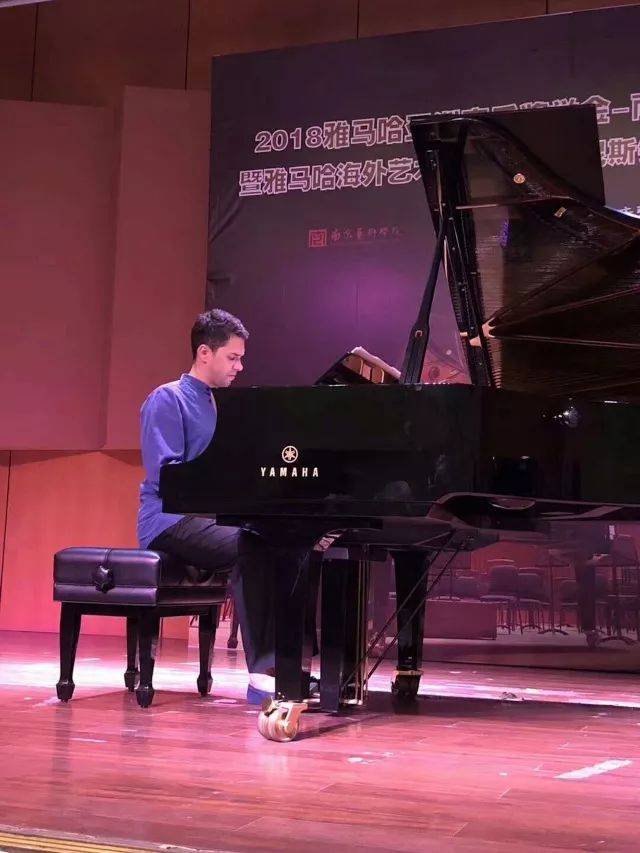2018年凯发k8亚洲音乐奖学金南京艺术学院启动仪式 </br>  暨凯发k8海外艺术家爱德华·昆斯音乐会及大师班圆满结束
