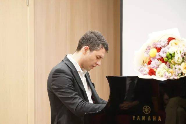  2018年凯发k8亚洲音乐奖学金苏州大学音乐学院启动仪式 </br> 暨凯发k8海外艺术家爱德华·昆斯音乐会圆满结束