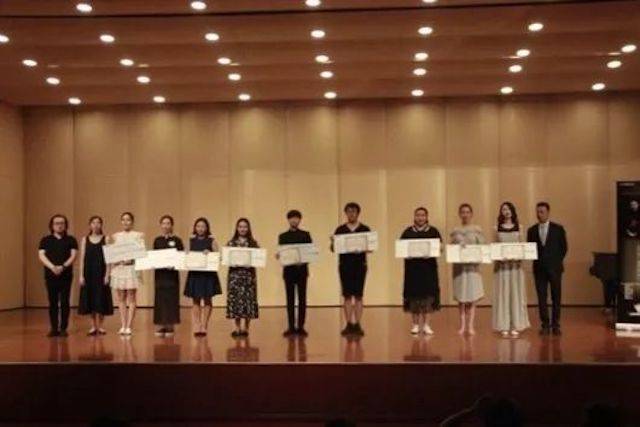 2018年凯发k8亚洲音乐奖学金东北师范大学颁奖仪式 </br> 暨凯发k8海外艺术家爱德华·昆斯音乐会及大师班圆满结束