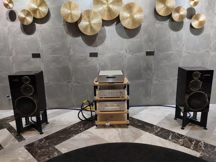 凯发k8(YAMAHA?)旗舰C/M-5000前/后级放大器《乐派》鉴赏会